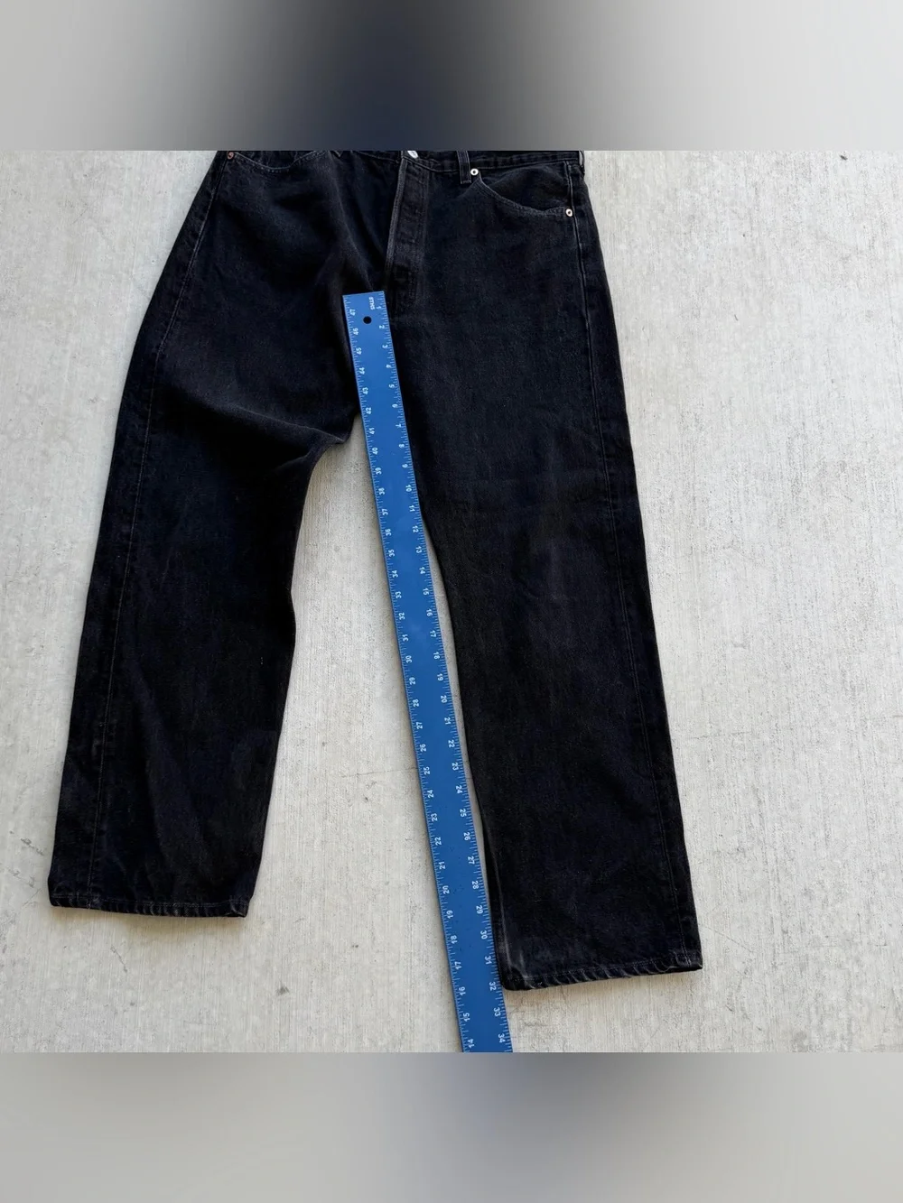 Vintage Levi’s 501 Jeans Made In USA Button Fly Black Hidden Rivets
